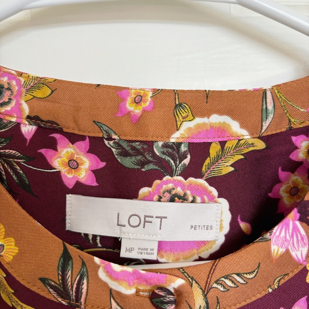 LOFT Women's Blouse, Size MP, Petite, Tan and burgundy, floral, long sleeves - Picture 4 of 8